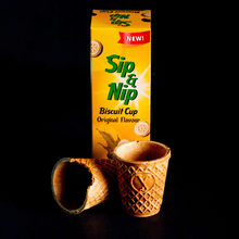 Load image into Gallery viewer, Sip &amp; Nip Biscuit Cup - Original Flavour